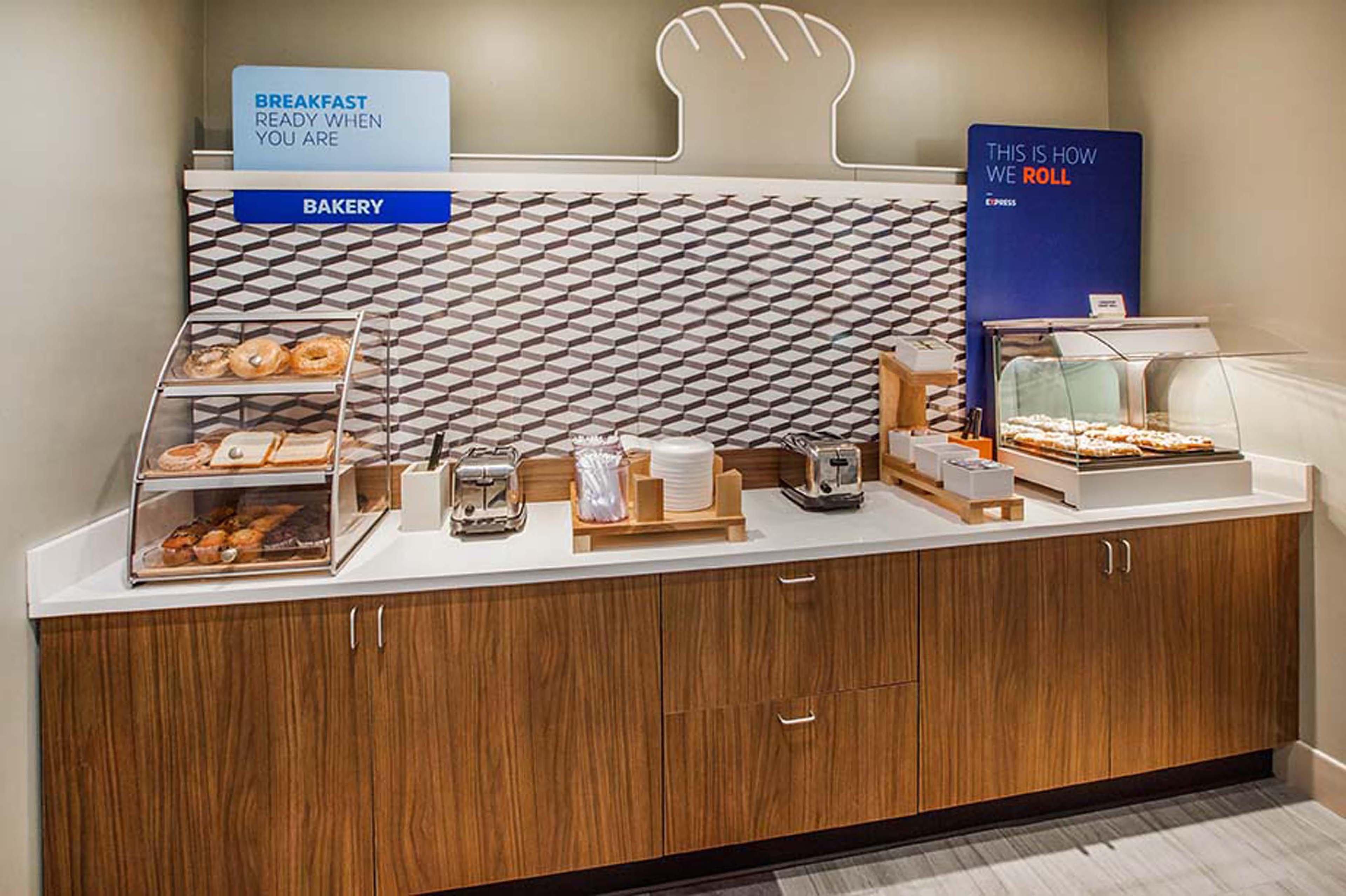 Holiday Inn Express Williamsburg By Ihg Εξωτερικό φωτογραφία